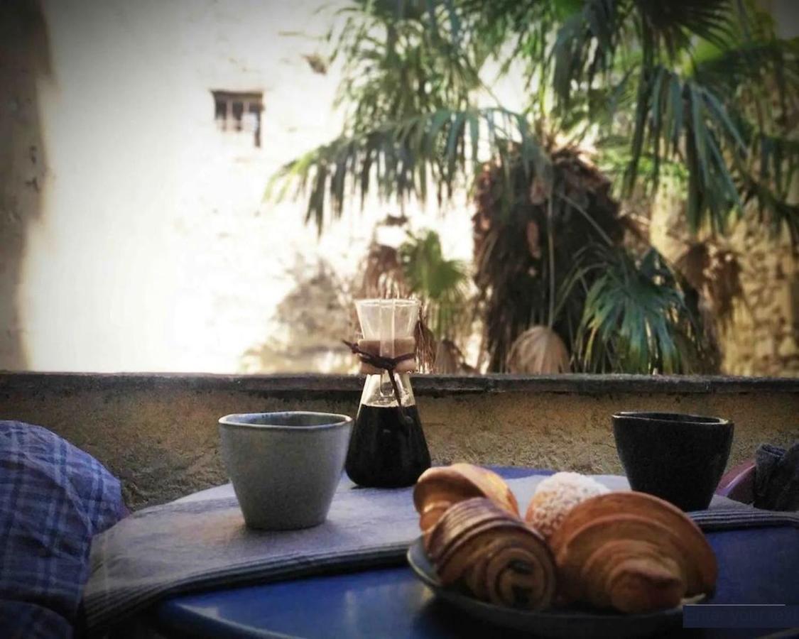Studio Avec Terrasse Sur Cour, Authentique, Calme Avignon Eksteriør billede