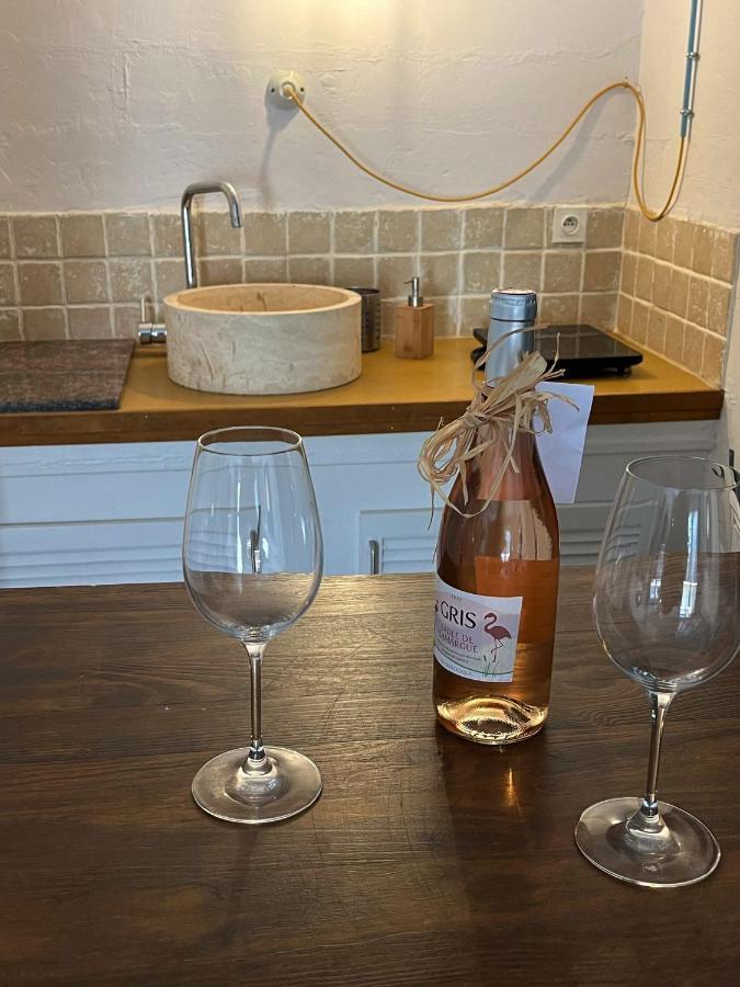 Studio Avec Terrasse Sur Cour, Authentique, Calme Avignon Eksteriør billede